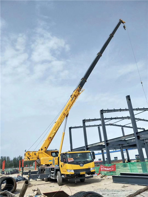 崂山区超高层建筑钢结构吊装案例